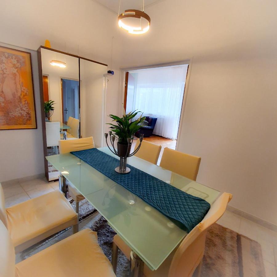 City Center Apartment Boekarest Buitenkant foto