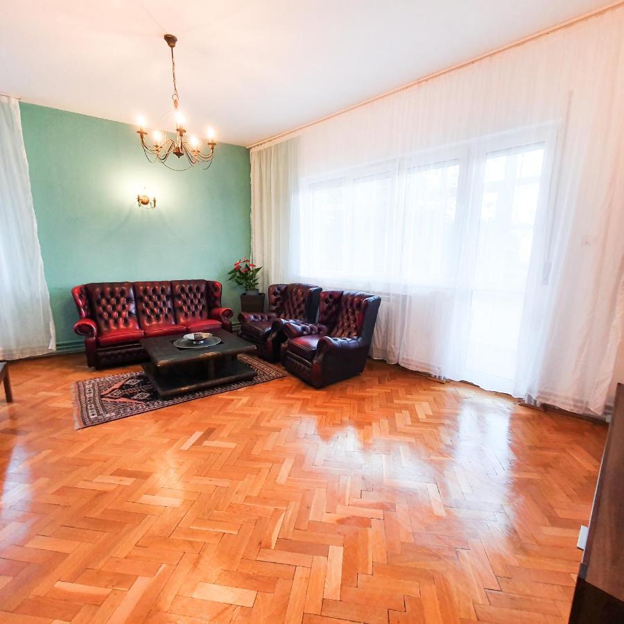 City Center Apartment Boekarest Buitenkant foto